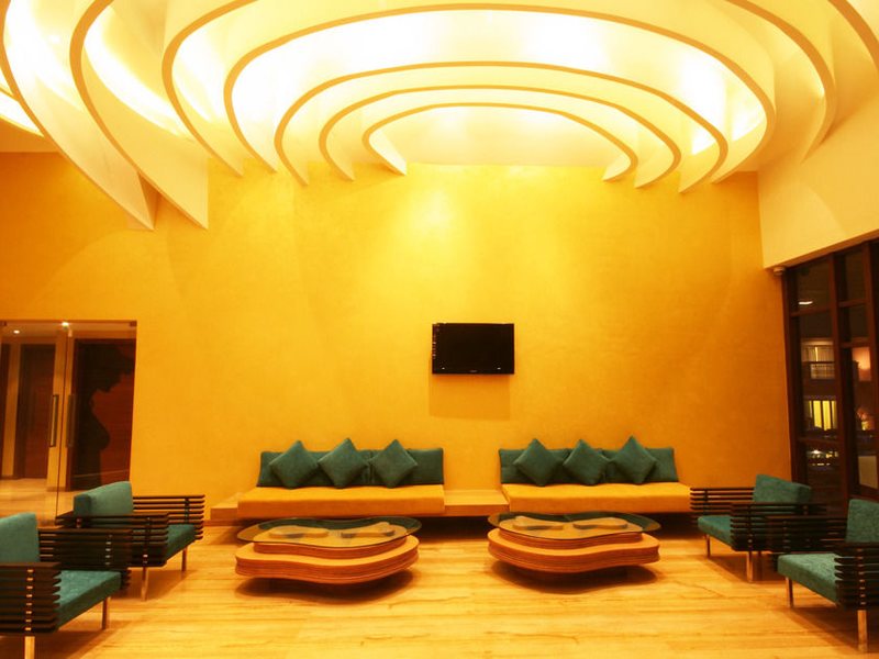 The Golden Crown Hotel 138587