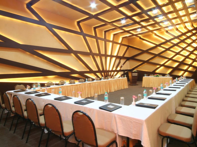 The Golden Crown Hotel 138590