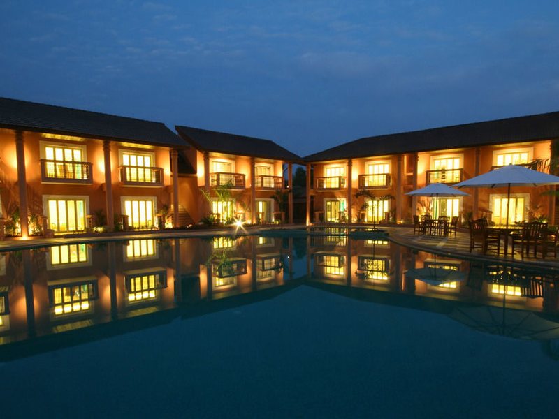 The Golden Crown Hotel 138595