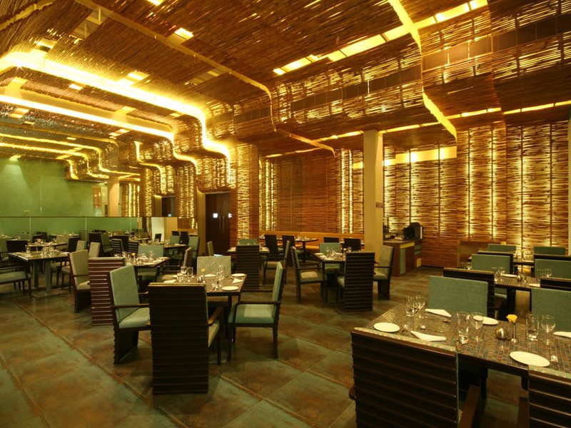 The Golden Crown Hotel 138596