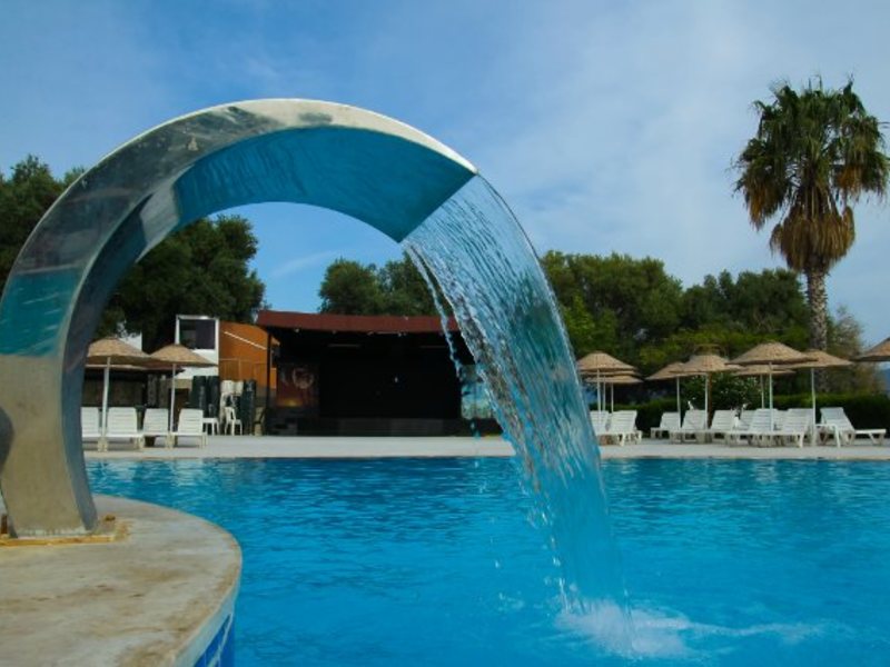 The Holiday Resort Hotel 190912