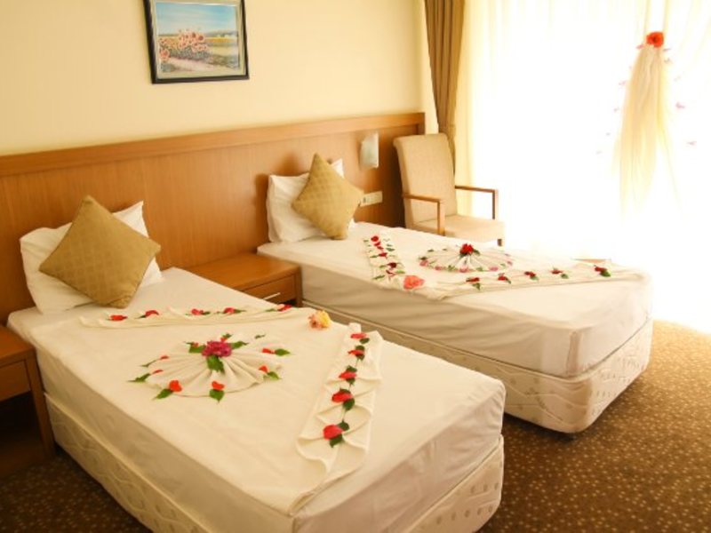 The Holiday Resort Hotel 190923