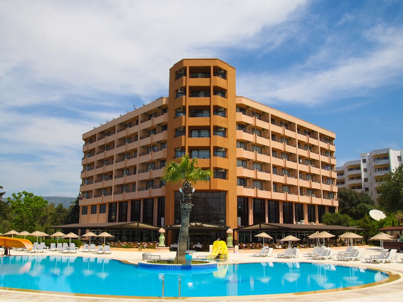 The Holiday Resort Hotel 190925