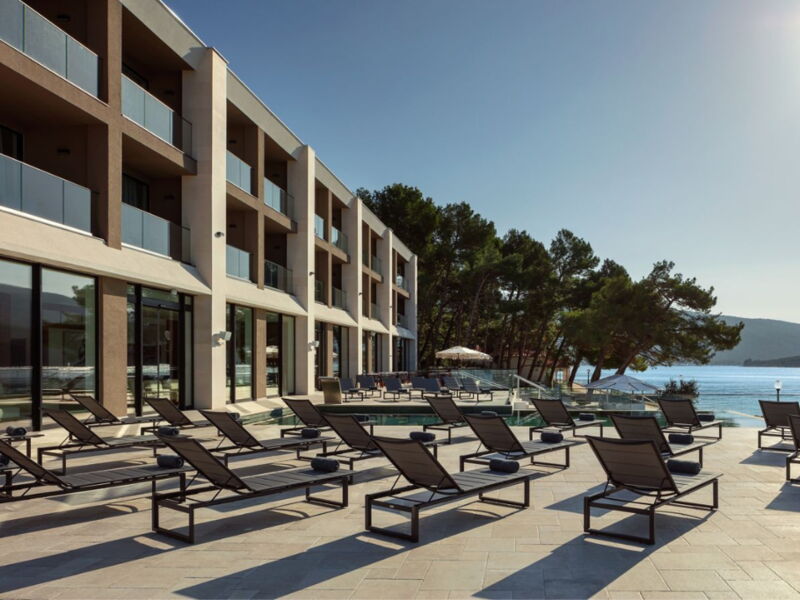 The Isolano Cres Autograph Collection 327720