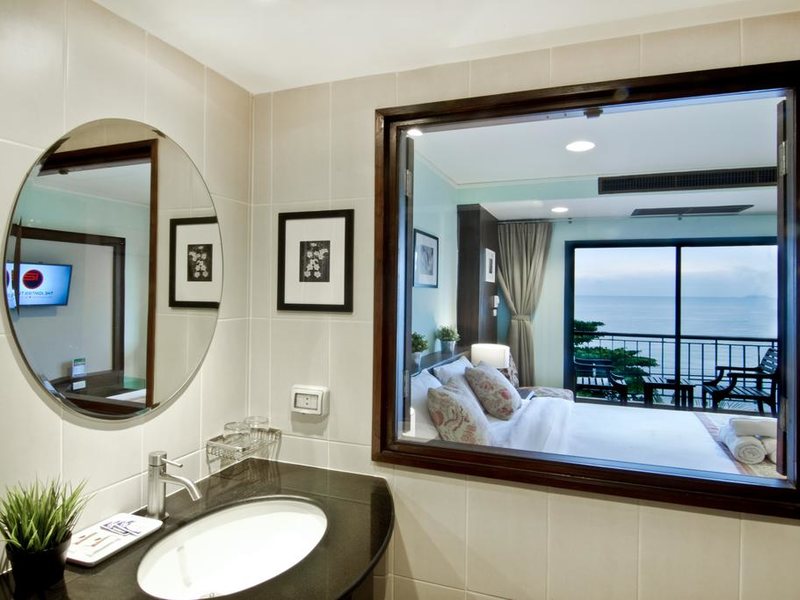 The Jomtien Twelve 211796