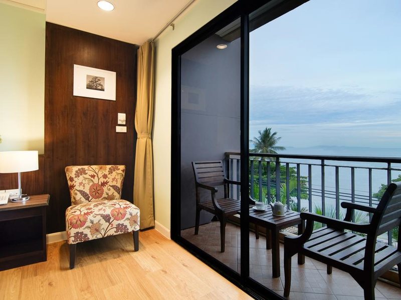 The Jomtien Twelve 211800