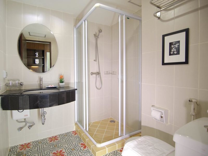 The Jomtien Twelve 211804