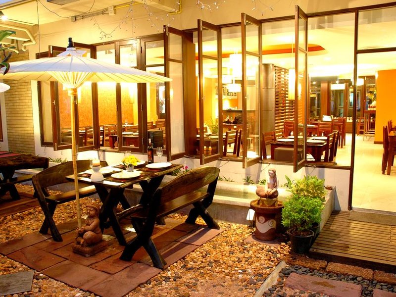 The Jomtien Twelve 211811