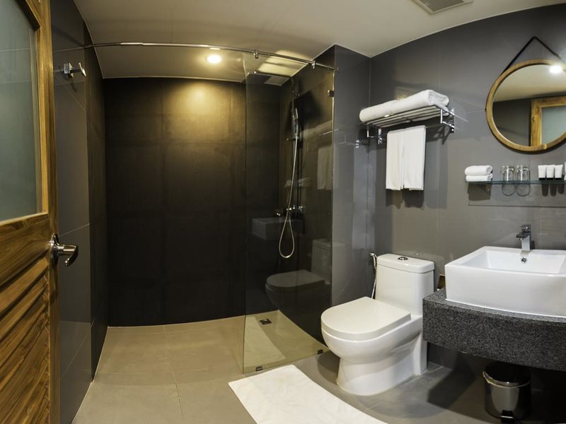 The Lunar Patong 211920