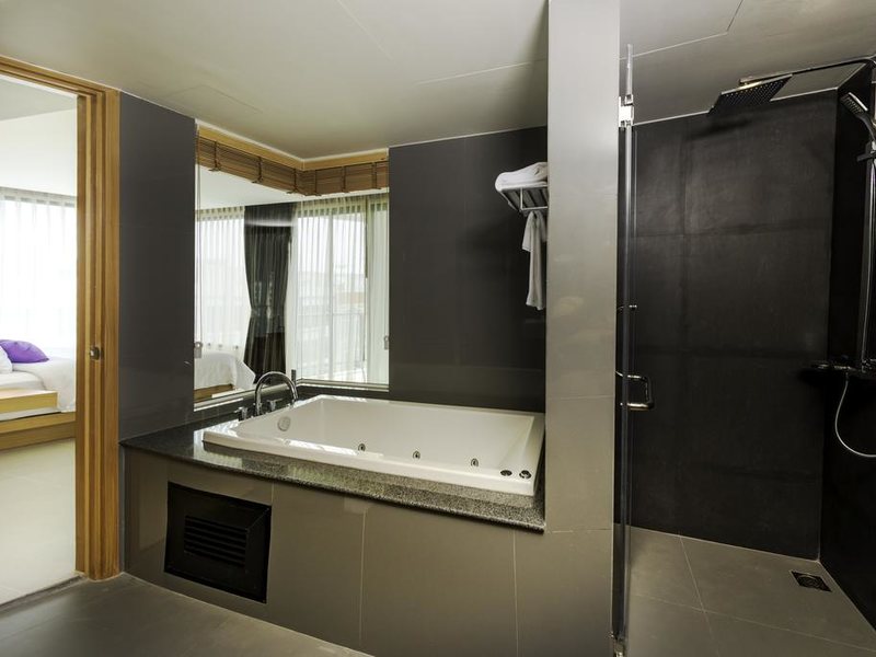 The Lunar Patong 211925