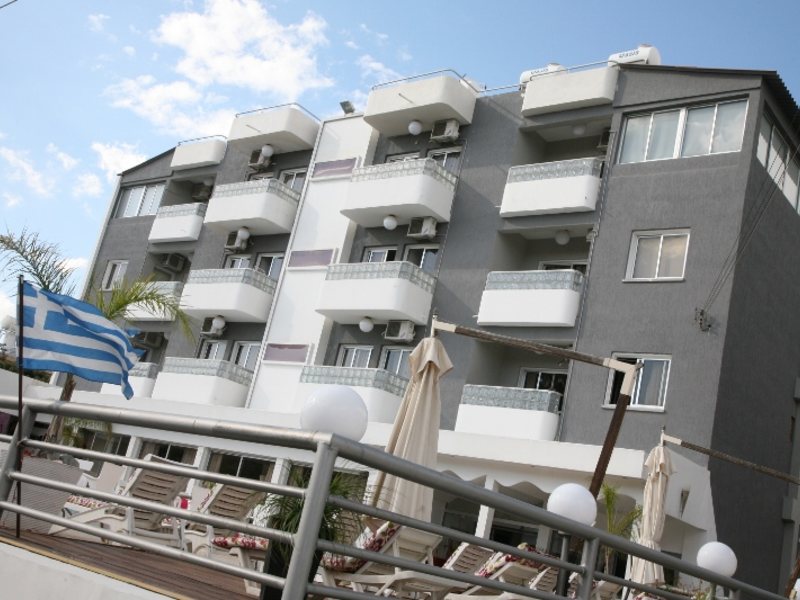 The Palms Hotel Apts 106537