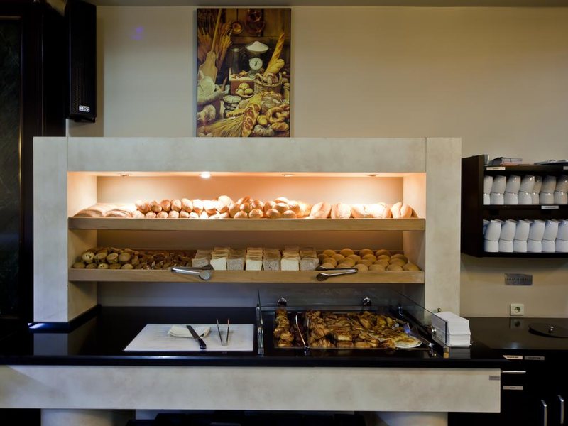 The Peak Hotel 302838