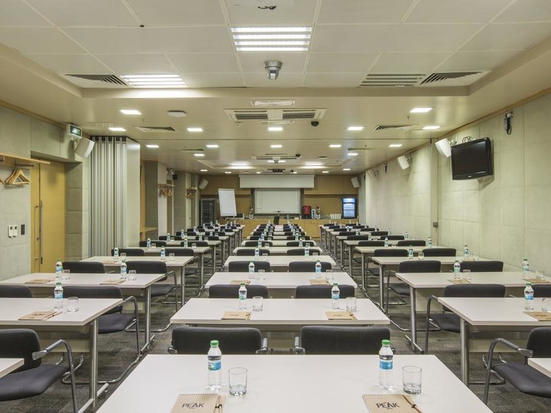 The Peak Hotel 302840