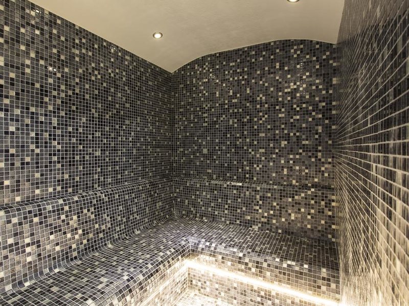 The Peak Hotel 302842