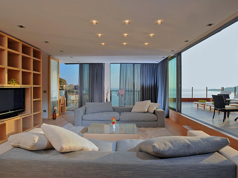 The Queen of  Montenegro 92197