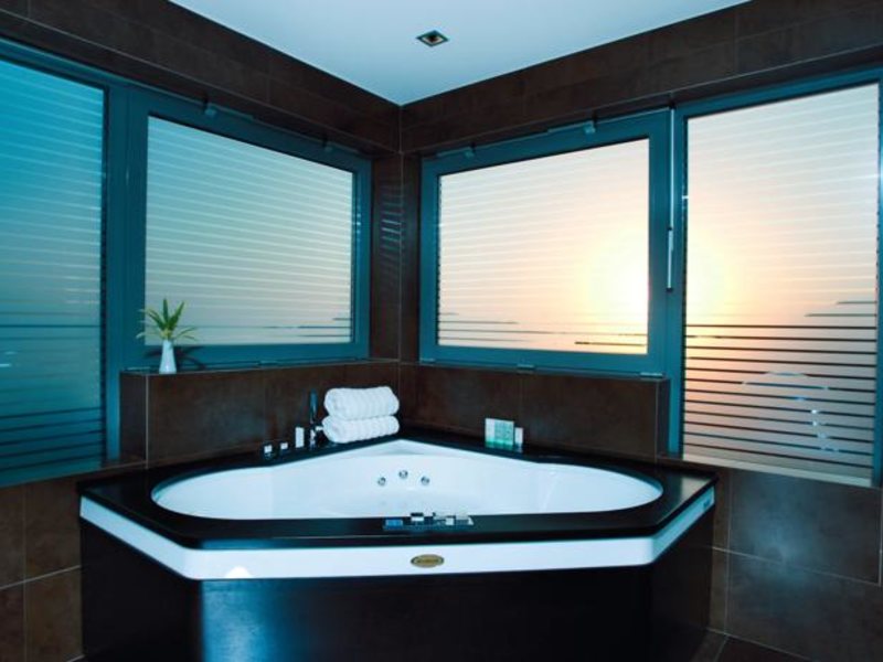 The Queen of  Montenegro 92210