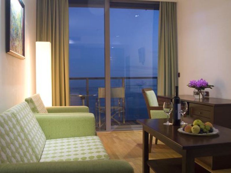 The Queen of  Montenegro 92211