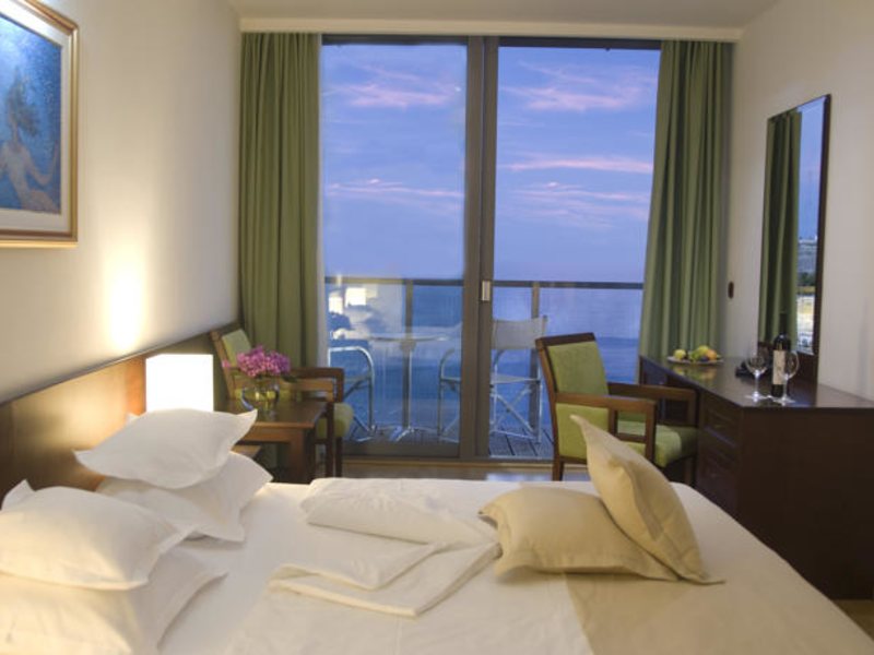 The Queen of  Montenegro 92213