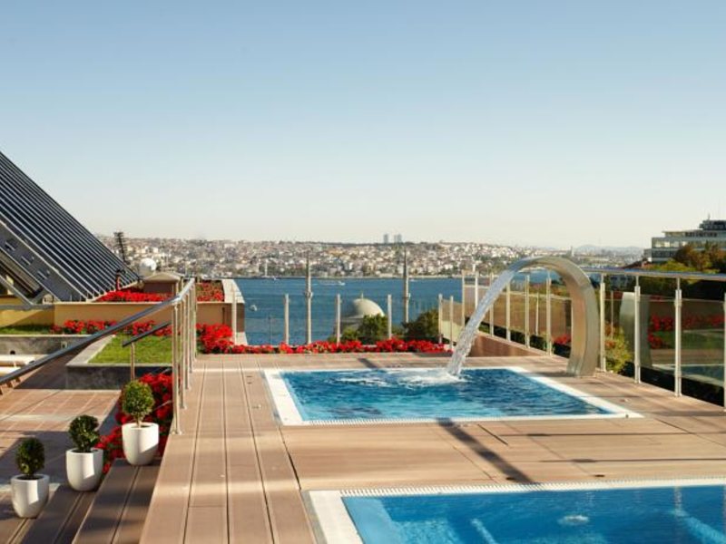The Ritz-Carlton  Istanbul  104931