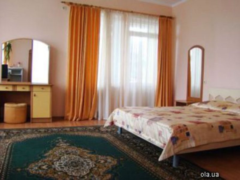 The Seasons Hotel 12780