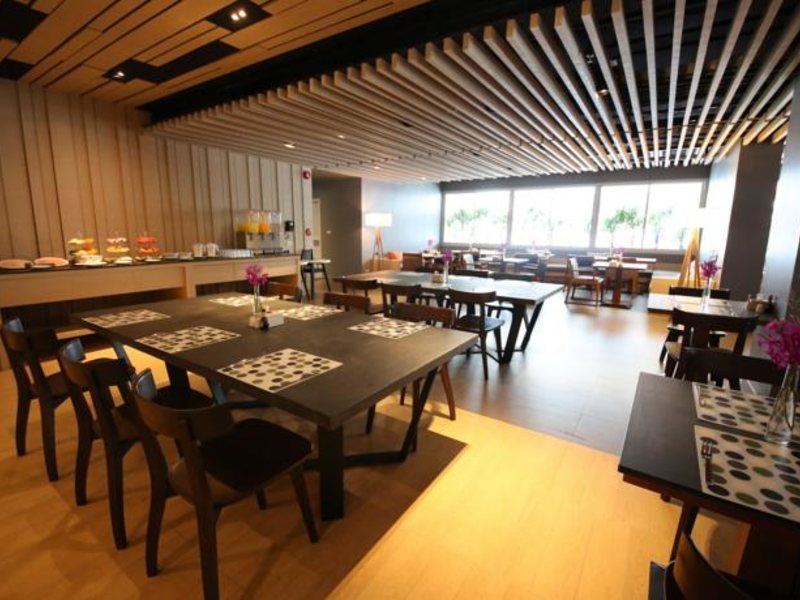 The Sun Xclusive 145434