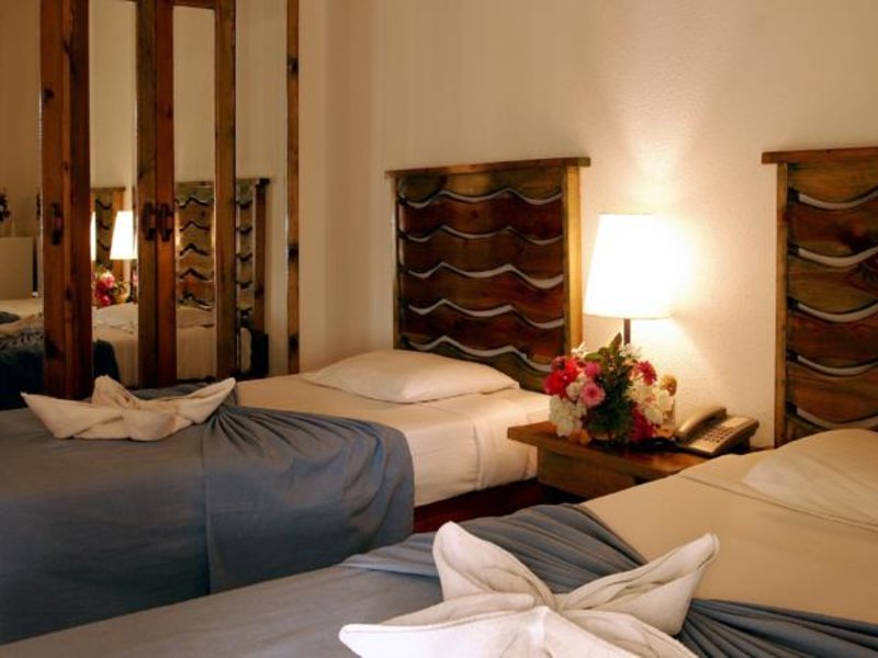 The Three Corners Triton Empire Inn (ex 129728