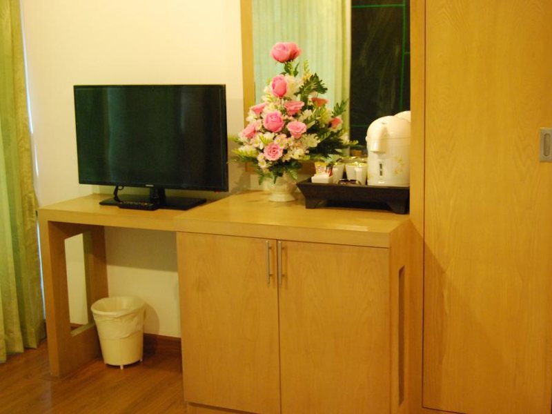 The Three by APK 222961