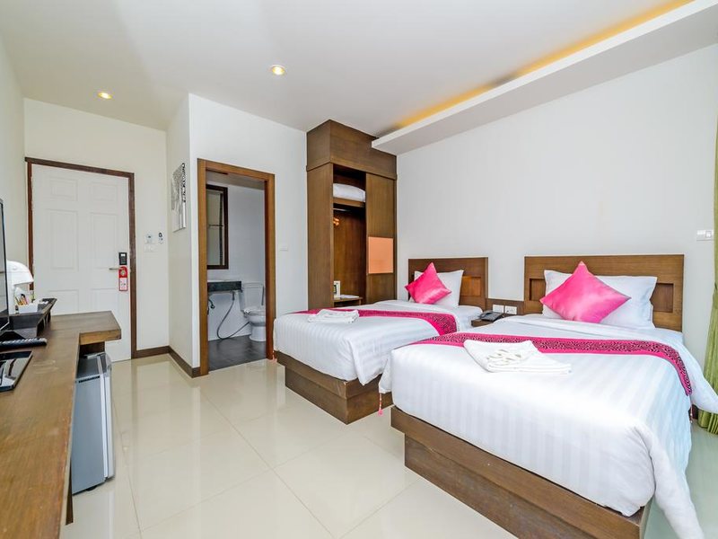 The Three by APK 222978