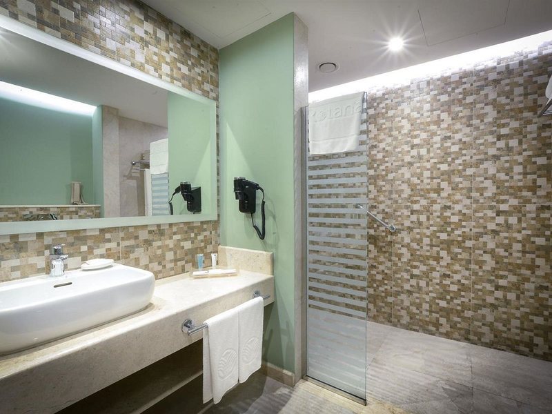 The Village at The Cove Rotana Resort 297004