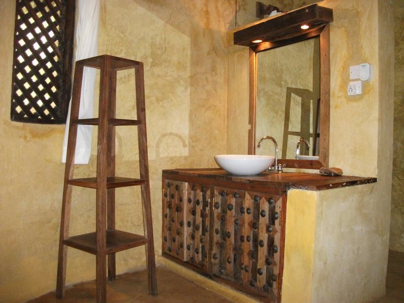 The Zanzibari 202875