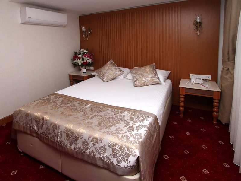 Tilia Hotel 281102