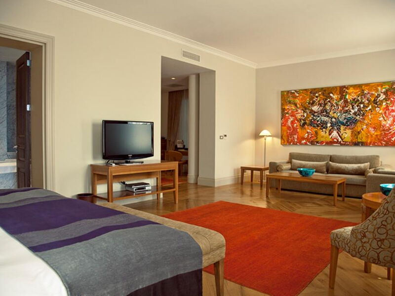 Tomtom Suites 304877