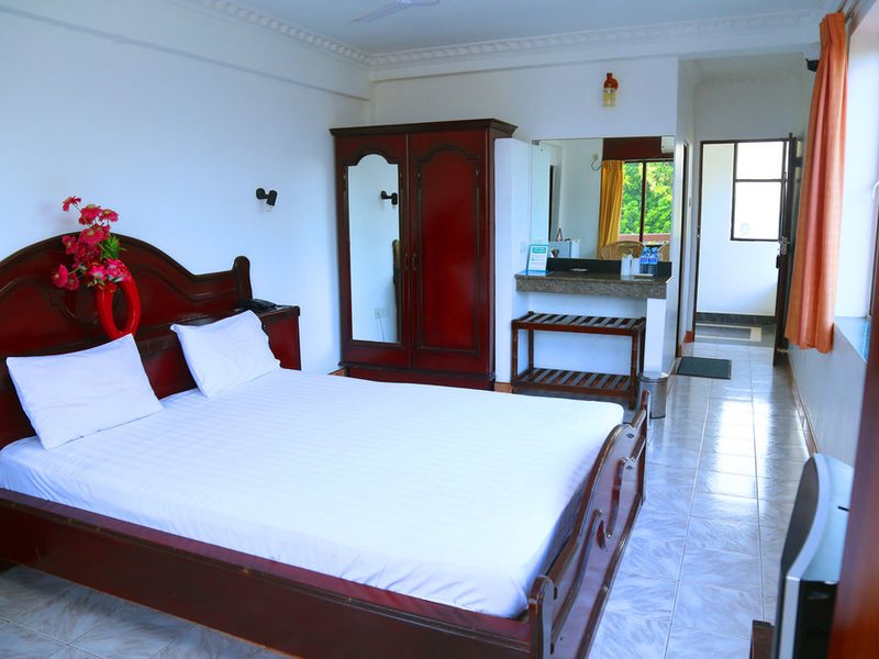 Topaz Beach Hotel 131773