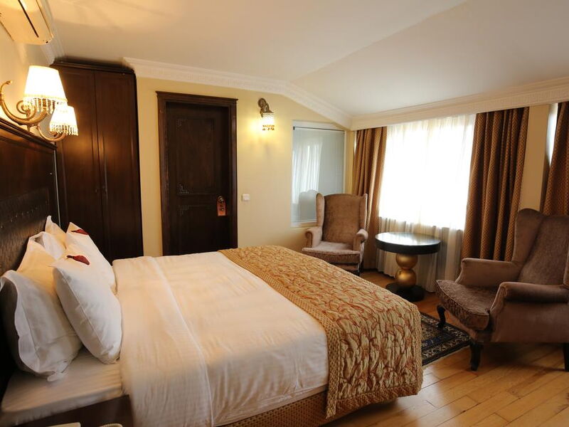 Tria Hotel 243956