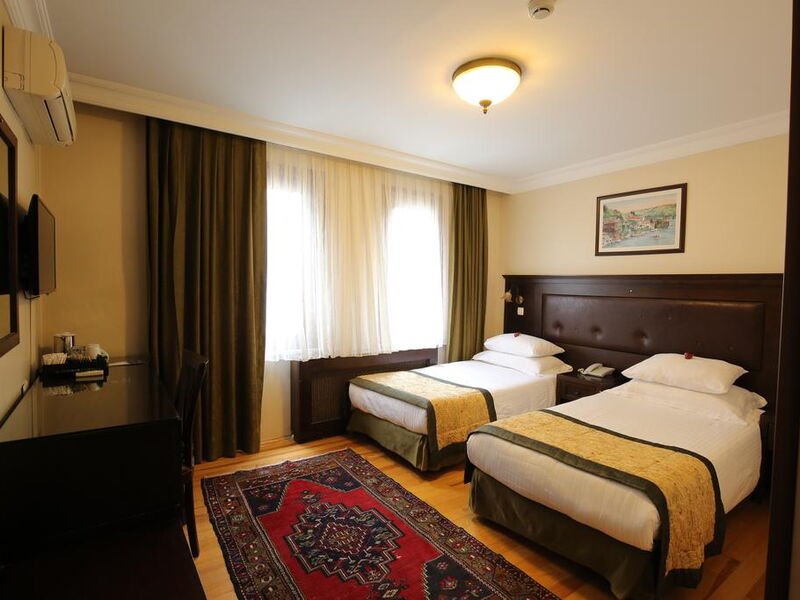Tria Hotel 243957