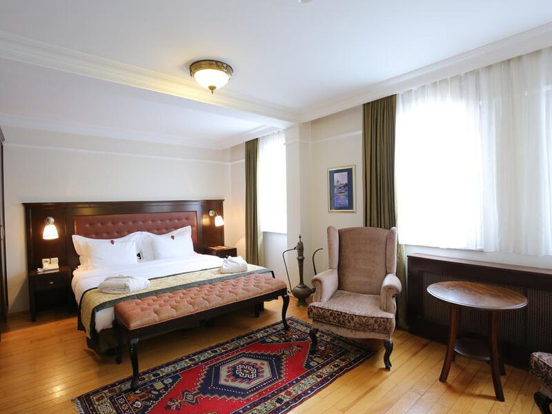 Tria Hotel 243960