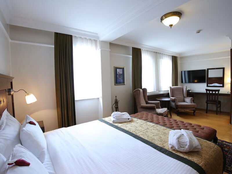 Tria Hotel 243961