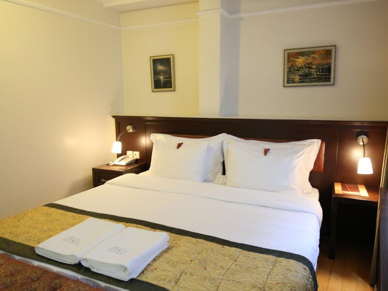 Tria Hotel 243964