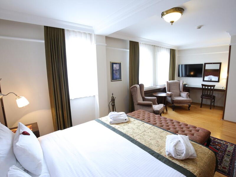 Tria Hotel 243978