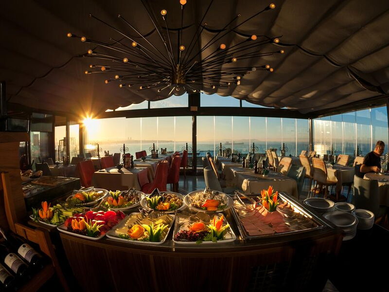 Tria Hotel 243983