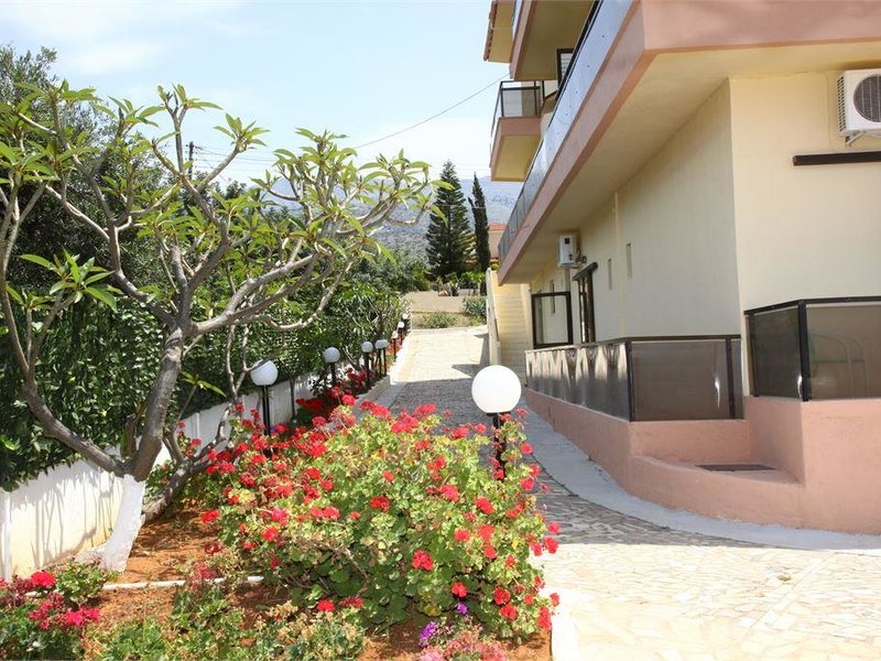 Triton Garden Hotel 98090