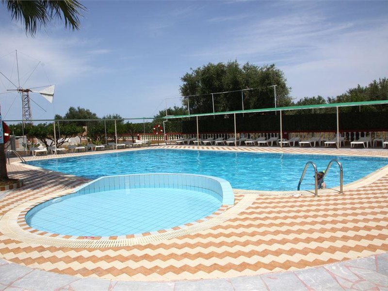 Triton Garden Hotel 98091