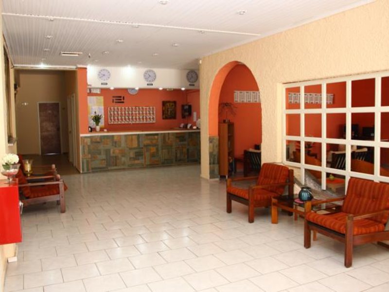 Triton Garden Hotel 98095