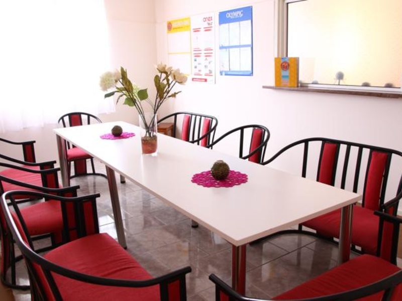 Triton Garden Hotel 98096