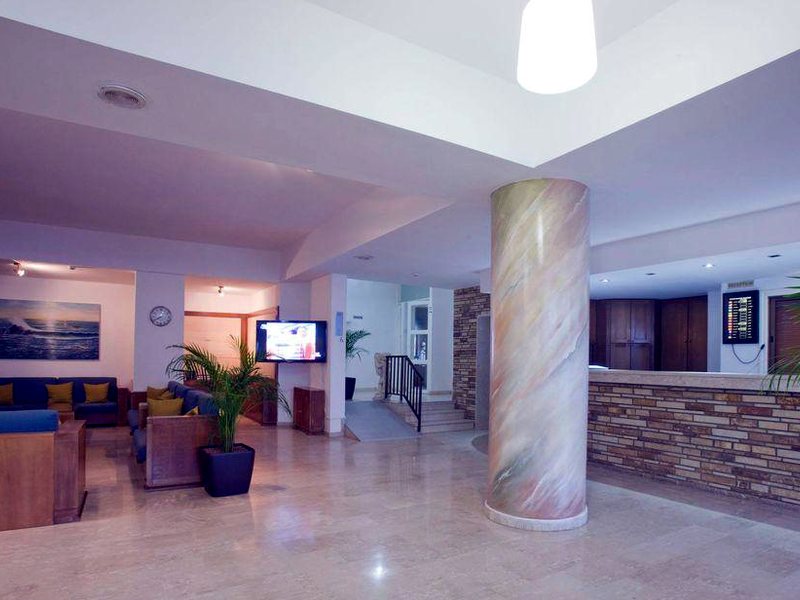 Trizas Hotel Aparts Apts 83827