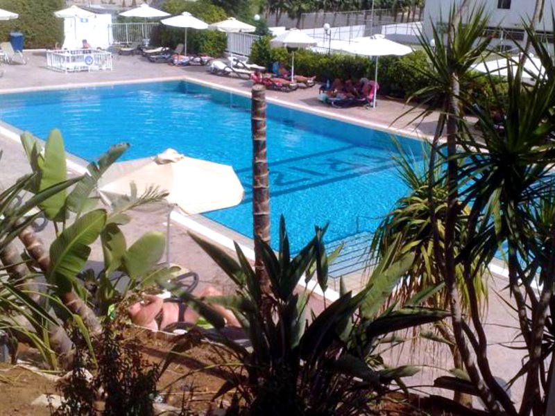 Trizas Hotel Aparts Apts 83836