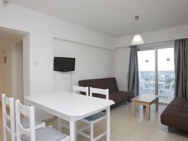 Trizas Hotel Aparts Apts 83838