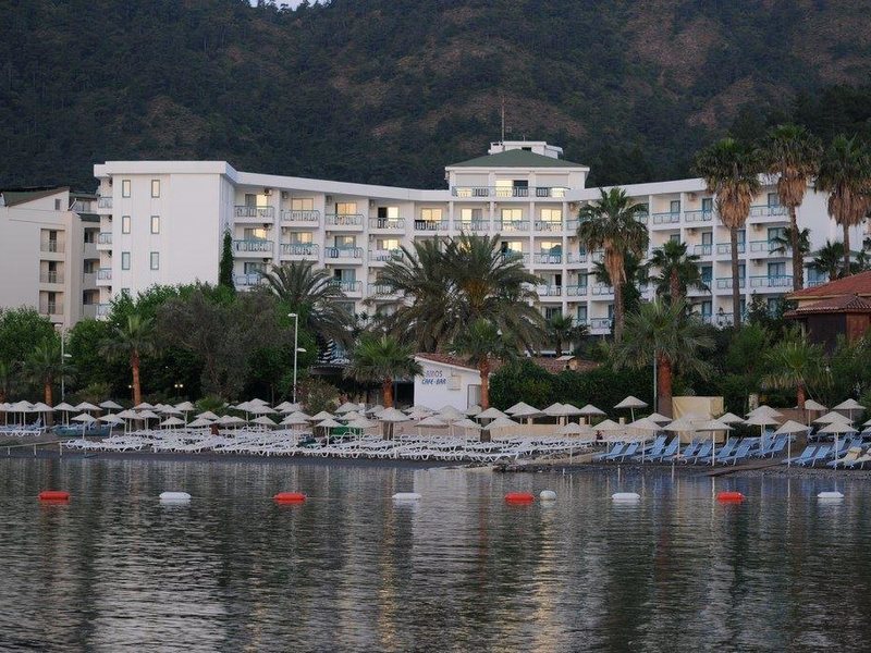 Tropical Beach Hotel 277644