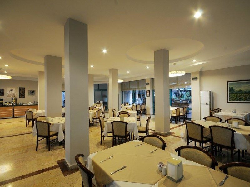 Tropical Beach Hotel 277648