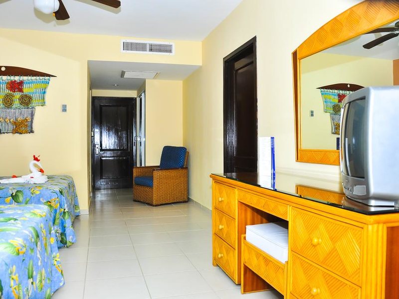 Tropical Princess Beach Resort & Spa 292459